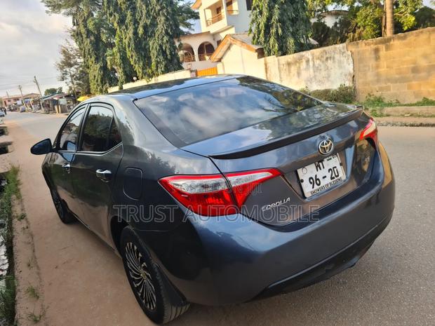 Toyota Corolla 2015 Gray