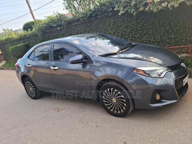 Toyota Corolla 2015 Gray