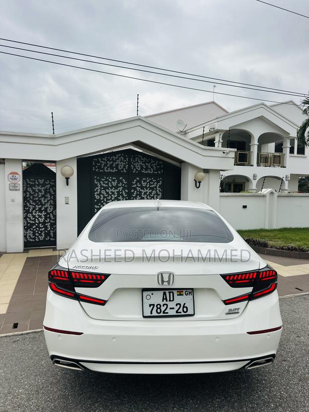 Honda Accord Touring 2.0T 2022 White