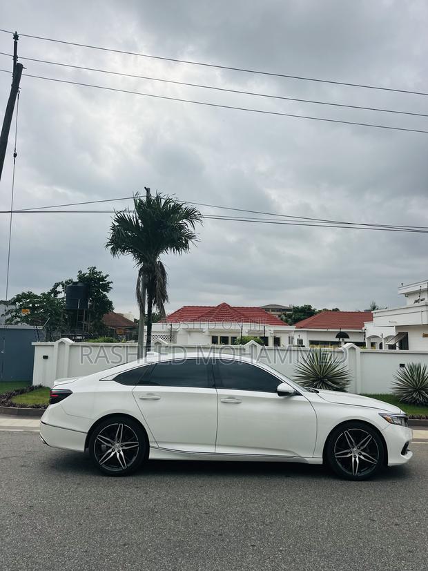 Honda Accord Touring 2.0T 2022 White