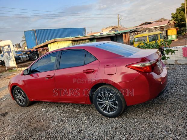 Toyota Corolla 2015 Red
