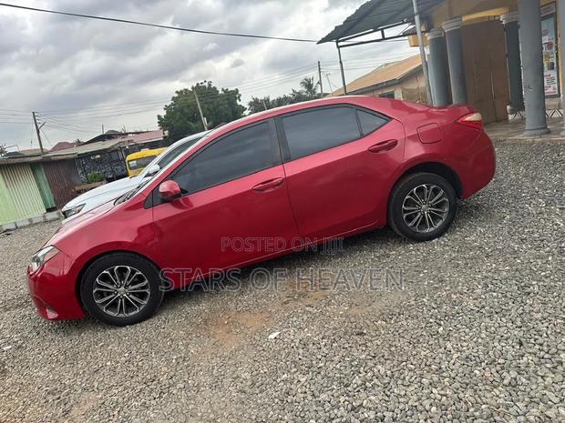 Toyota Corolla 2015 Red