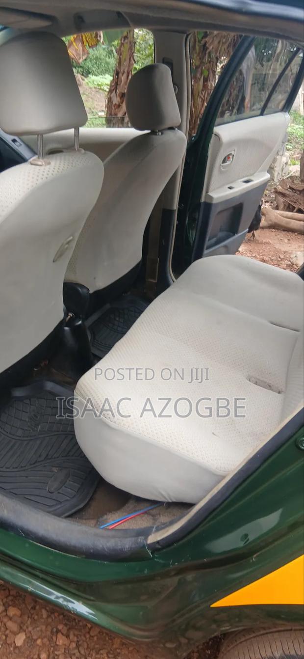 Toyota Vitz 1.3 AWD 3dr 2010 Green