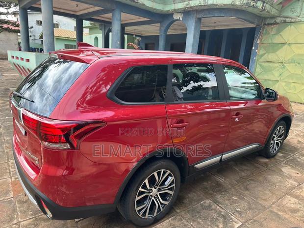 Mitsubishi Outlander 2017 Red