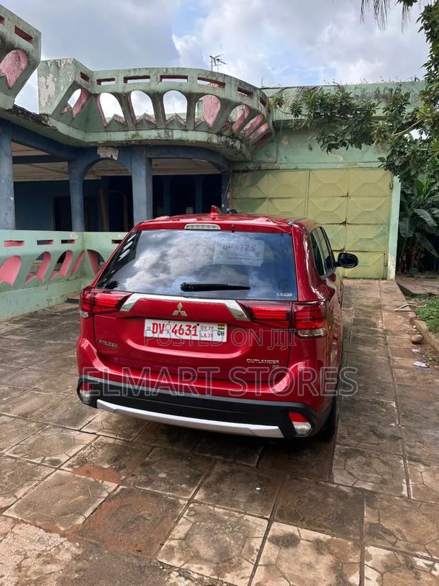 Mitsubishi Outlander 2017 Red