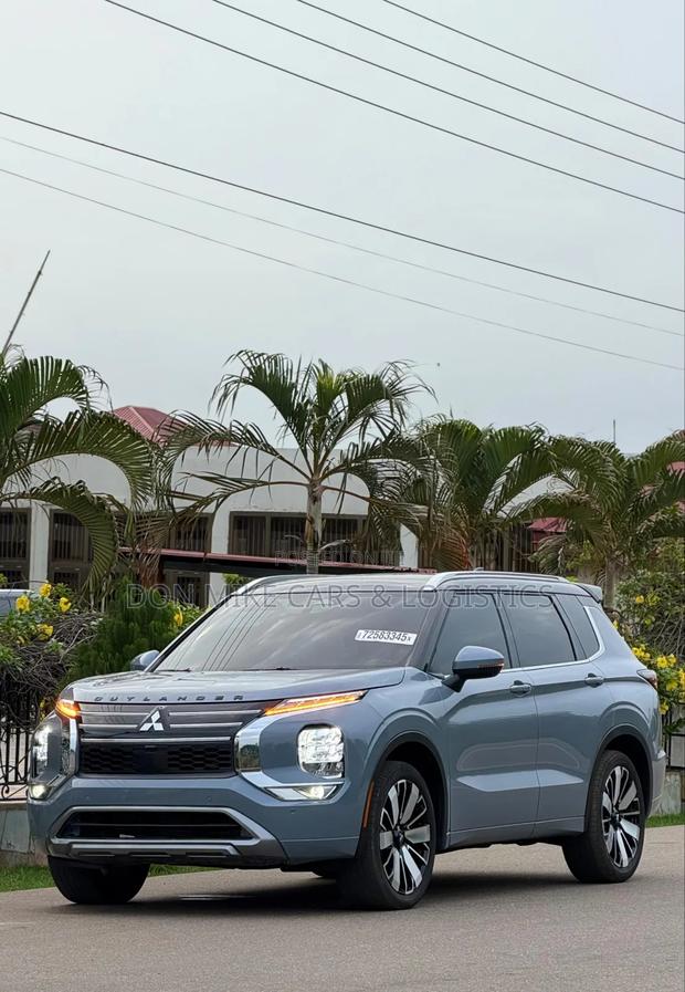 Mitsubishi Outlander 2025 Gray