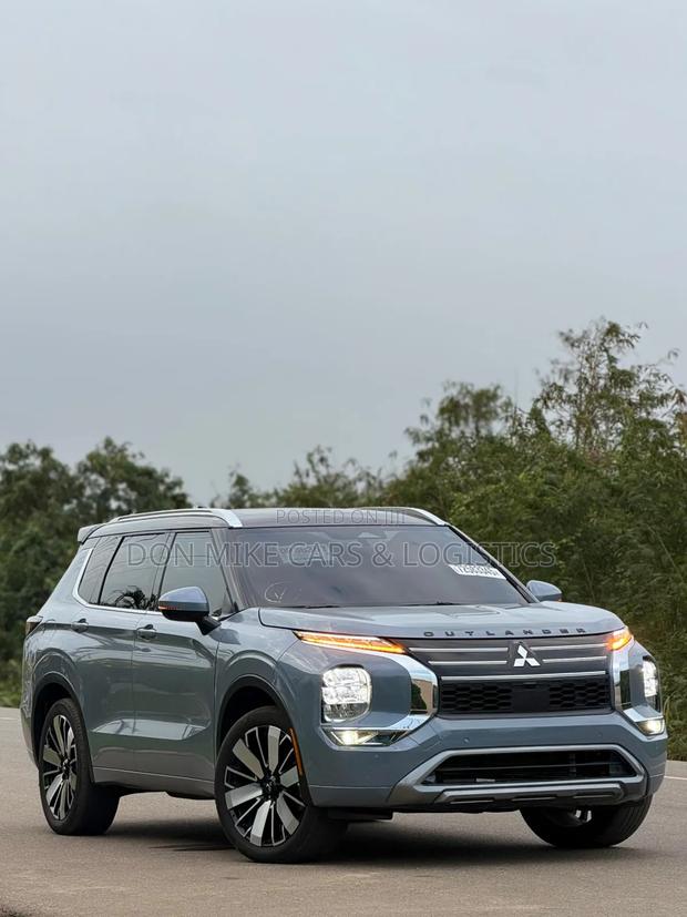 Mitsubishi Outlander 2025 Gray