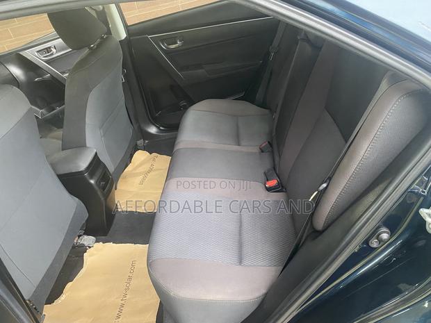 Toyota Corolla LE (1.8L 4cyl 2A) 2019 Blue