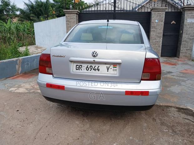 Volkswagen Passat 2000 Silver