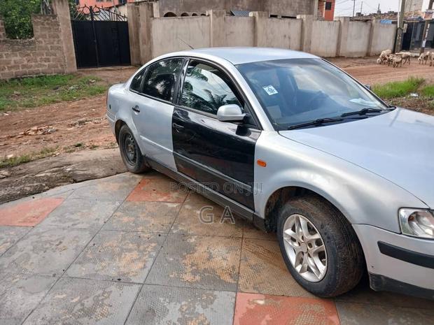 Volkswagen Passat 2000 Silver