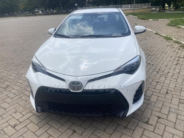 Toyota Corolla SE (1.8L 4cyl 2A) 2019 White