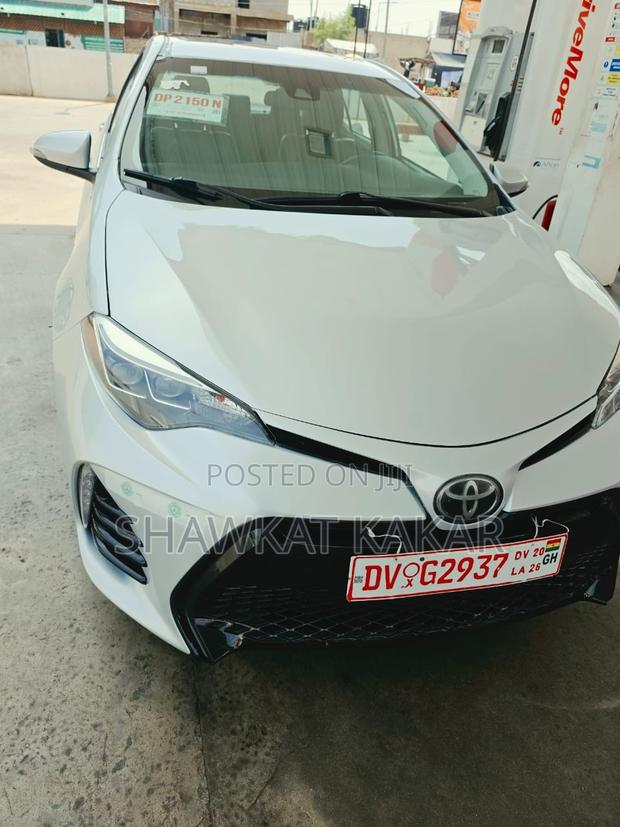 Toyota Corolla SE (1.8L 4cyl 2A) 2019 Silver