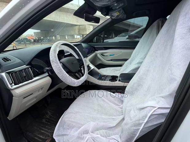 BYD Song Plus DM-i 2024 White