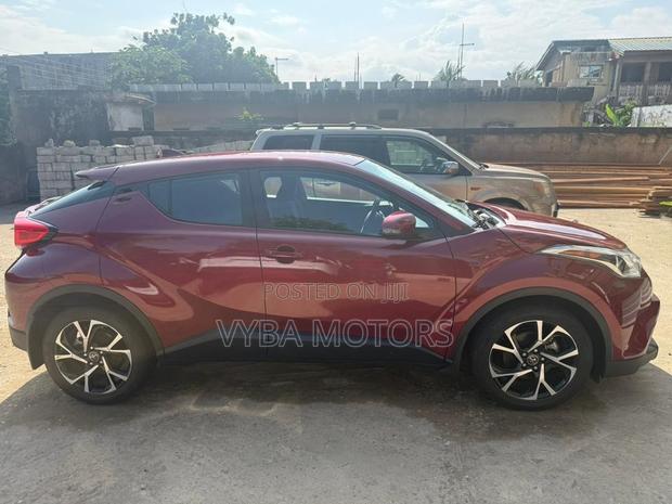 Toyota C-HR 2019 Red