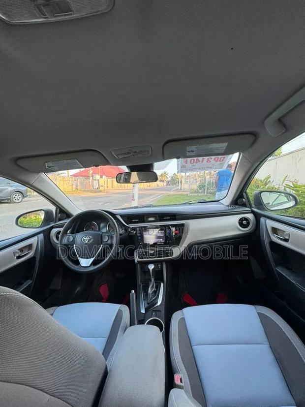 Toyota Corolla 2018 Silver