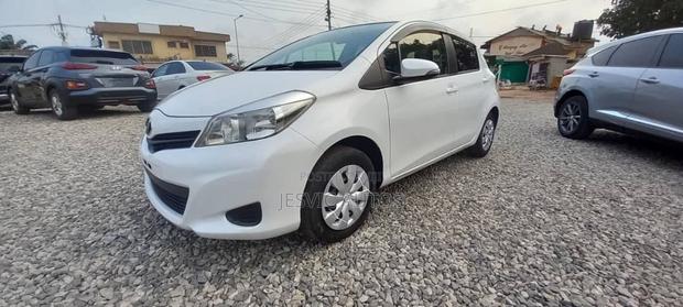 Toyota Vitz 2013 White