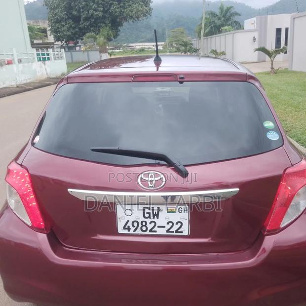 Toyota Vitz 2012 Maroon