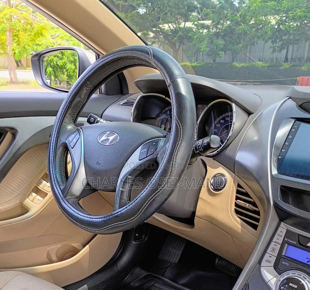 Hyundai Elantra Limited Sedan FWD (2.0L 4cyl 6A) 2017 Beige