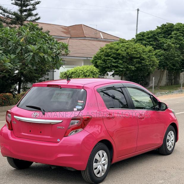 Toyota Vitz 1.3 FWD 5dr 2015 Pink