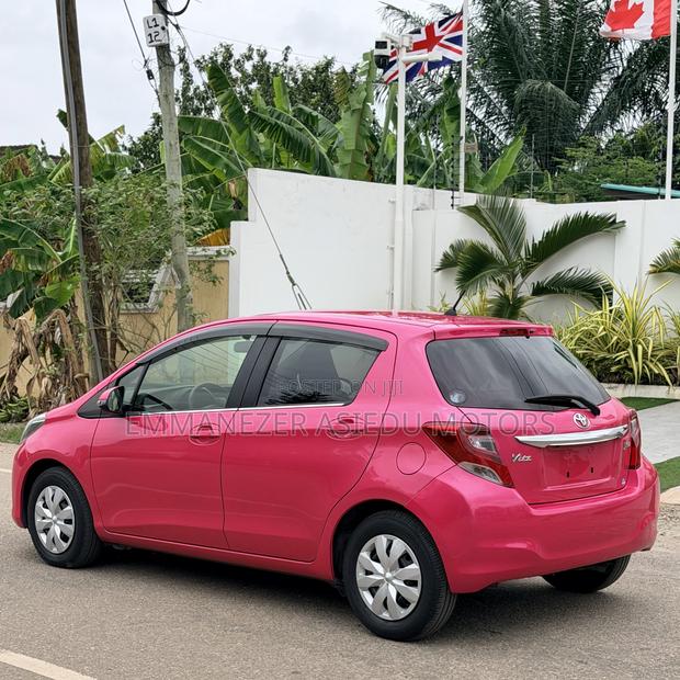 Toyota Vitz 1.3 FWD 5dr 2015 Pink