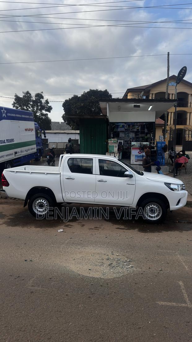 New Toyota Hilux 2026 White