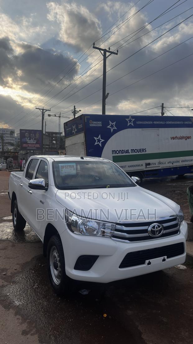 New Toyota Hilux 2026 White
