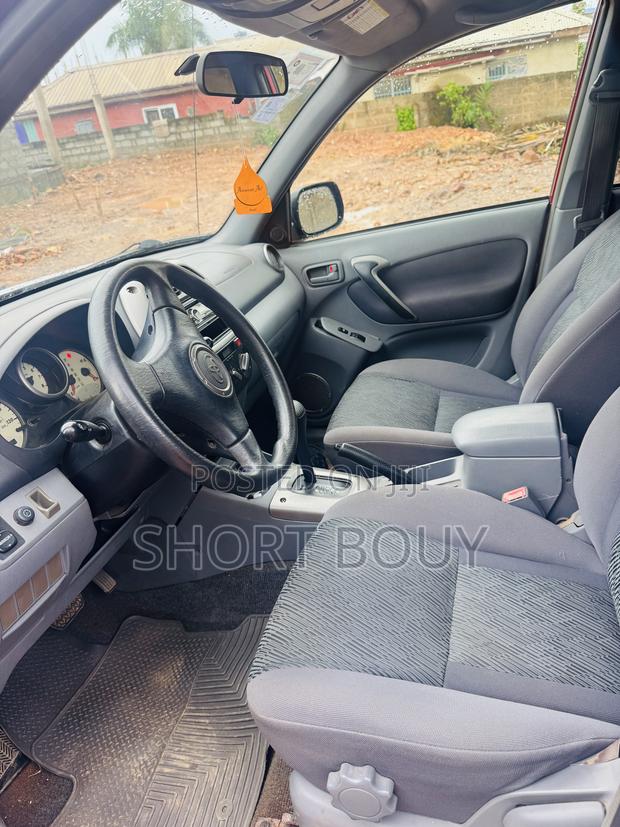 Toyota RAV4 2.0 Automatic 2005 Red
