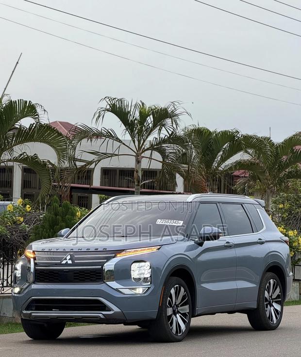 Mitsubishi Outlander Platinum Edition AWD 2025