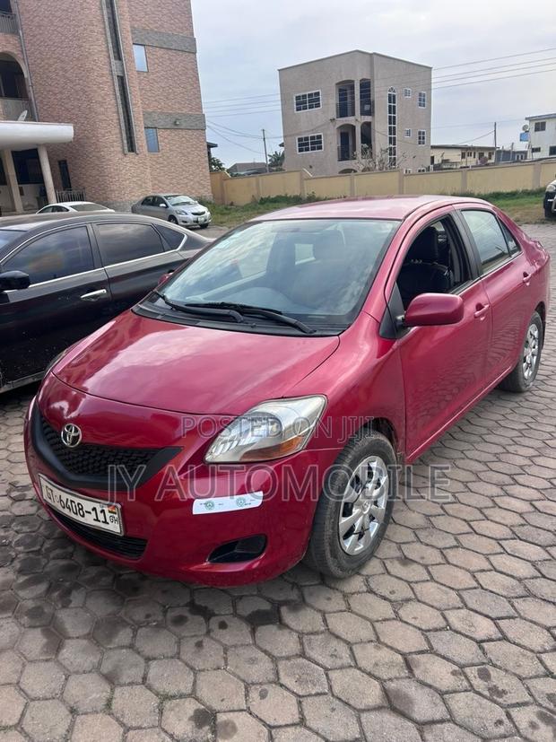 Toyota Yaris 2010 Red