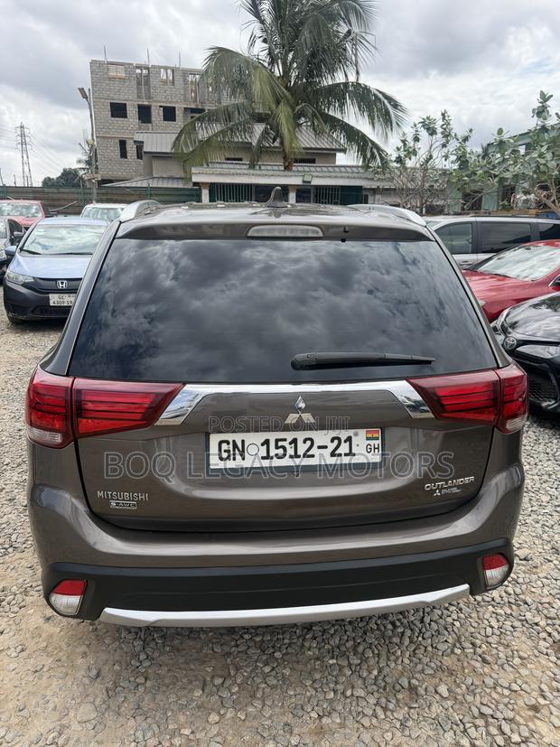 Mitsubishi Outlander 2017 Gray
