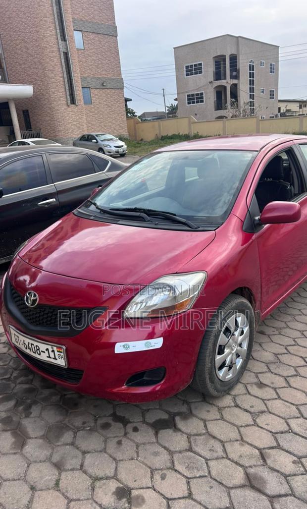 Toyota Yaris 2010 Red