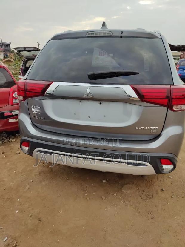 Mitsubishi Outlander Sport ES 2.0 2019 Gray
