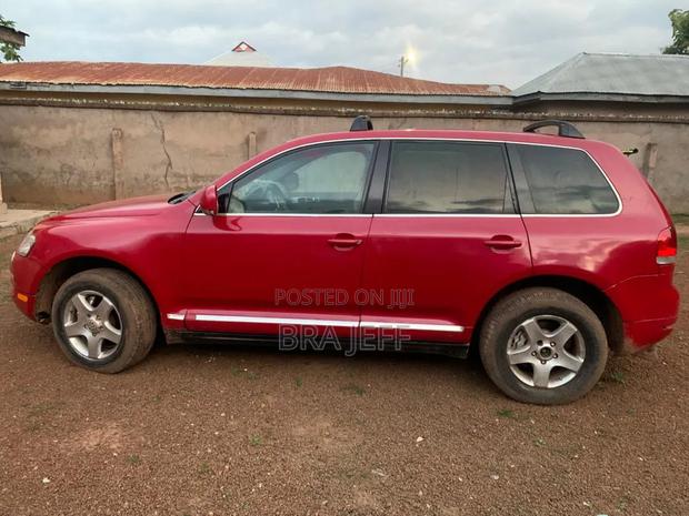 Volkswagen Touareg 2008 Red