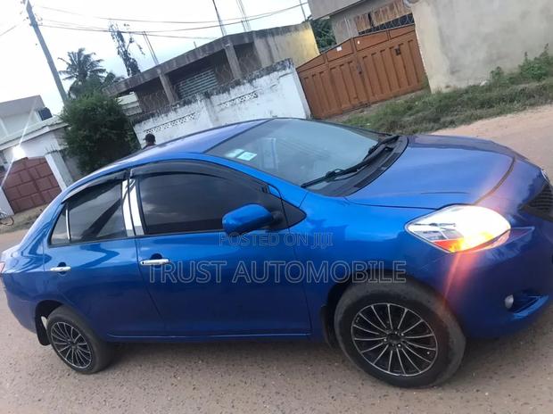 Toyota Yaris 2009 Blue