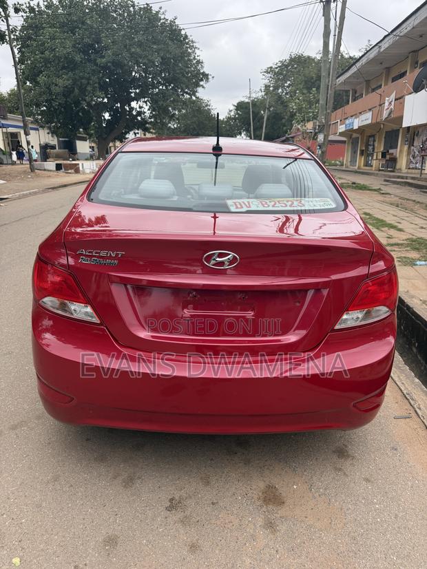 Hyundai Accent SE Sedan 2017 Red