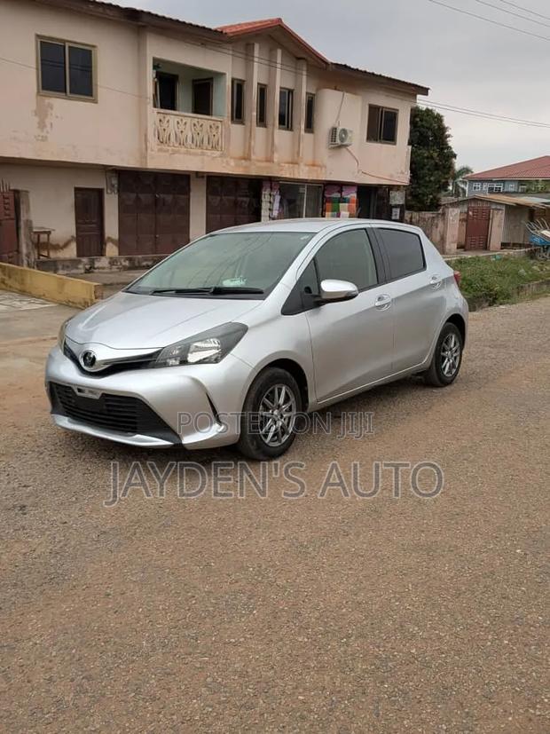 Toyota Vitz 2014 Silver