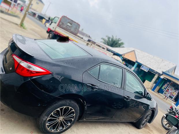 Toyota Corolla S 4dr Sedan (1.8L 4cyl CVT) 2016 Black