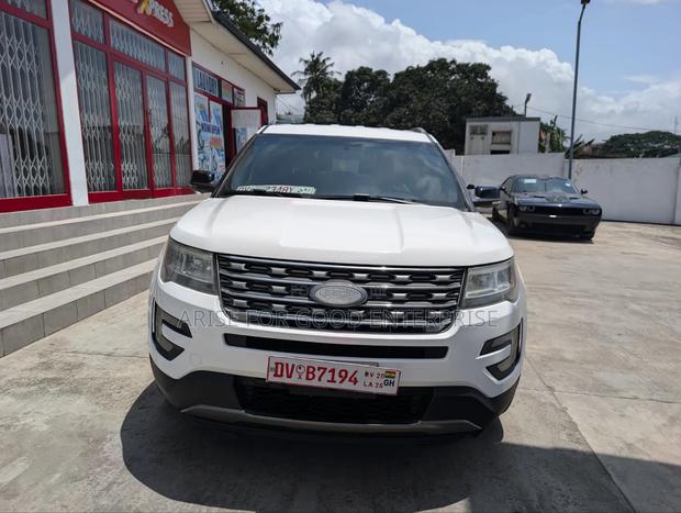 Ford Explorer XLT 4dr SUV AWD (3.5L 6cyl 6A) 2016 White