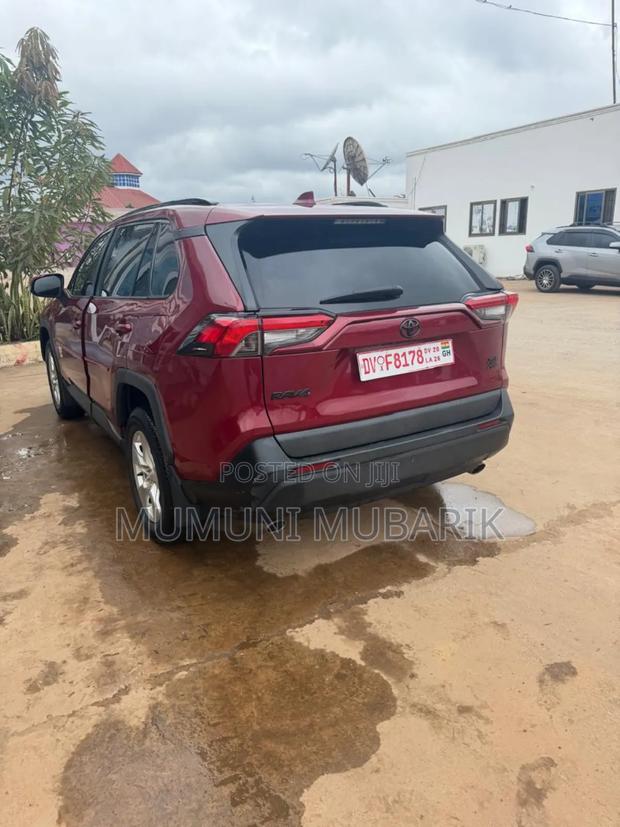 Toyota RAV4 XLE AWD 2020 Red
