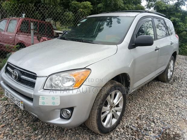 Toyota RAV4 2012 Silver