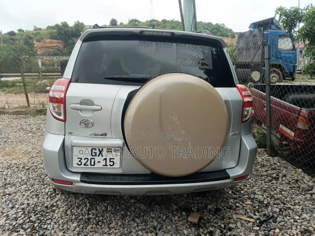 Toyota RAV4 2012 Silver