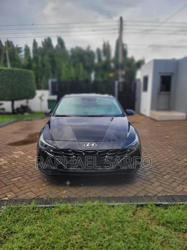 Hyundai Elantra 2022 Black