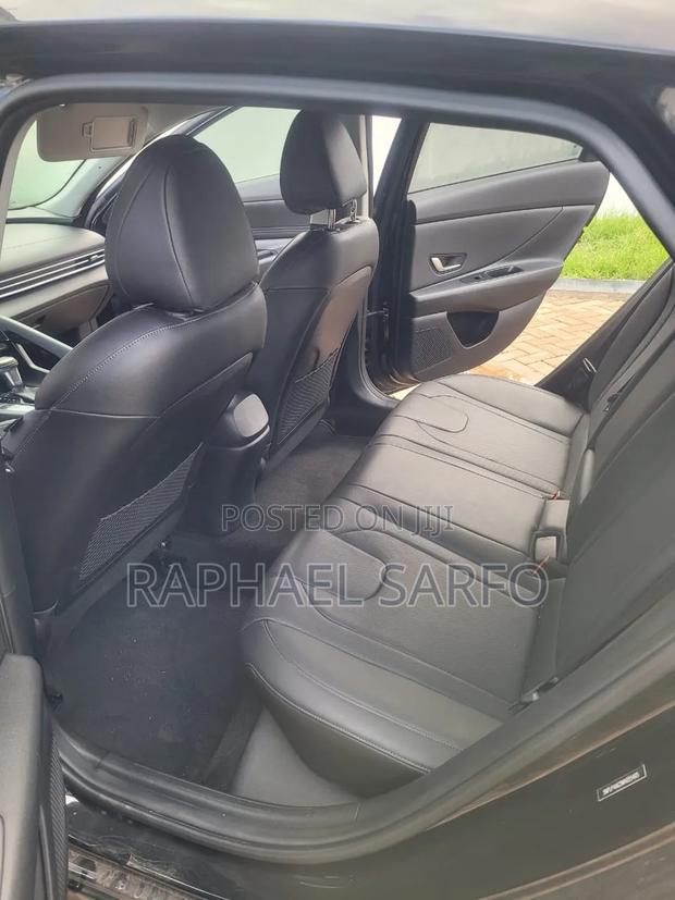 Hyundai Elantra 2022 Black