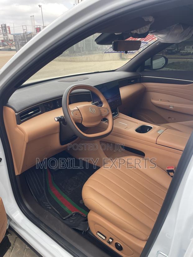 Dongfeng Yipai 008 2025 White