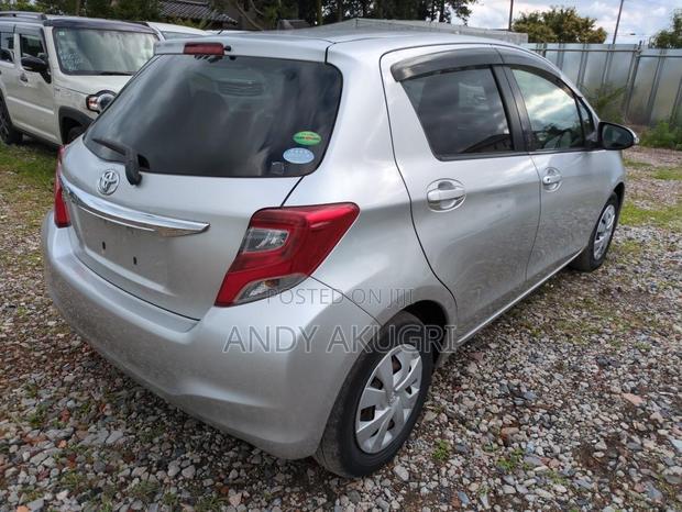 Toyota Vitz 2014 Silver