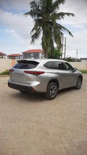 Toyota Highlander 2023 Silver for sale