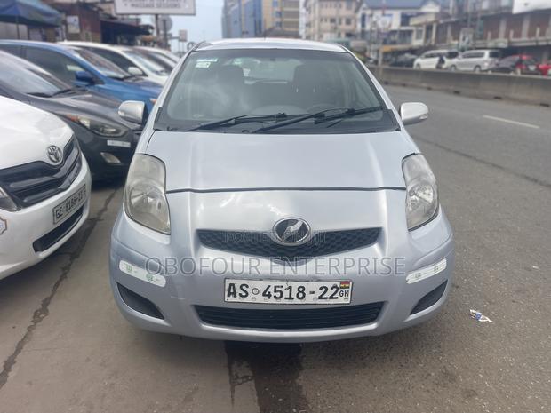 Toyota Vitz 1.3 FWD 5dr 2010 Silver