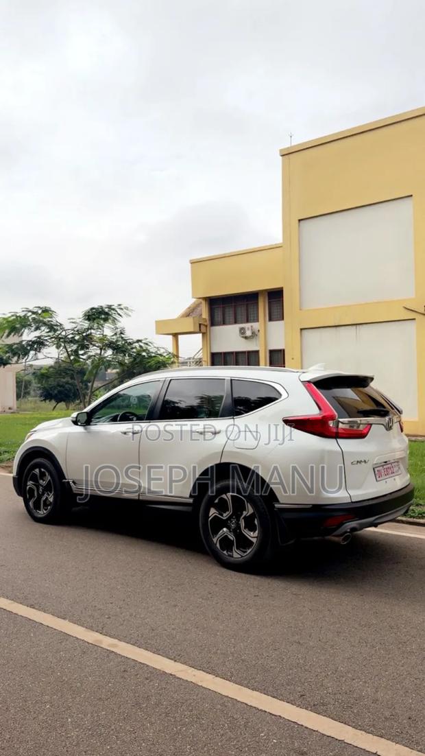 Honda CR-V Touring AWD 2018 White