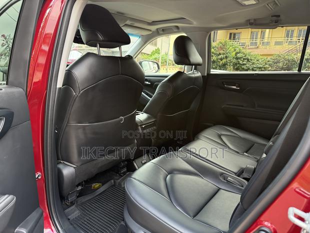 Toyota Highlander XLE AWD 2023 Red