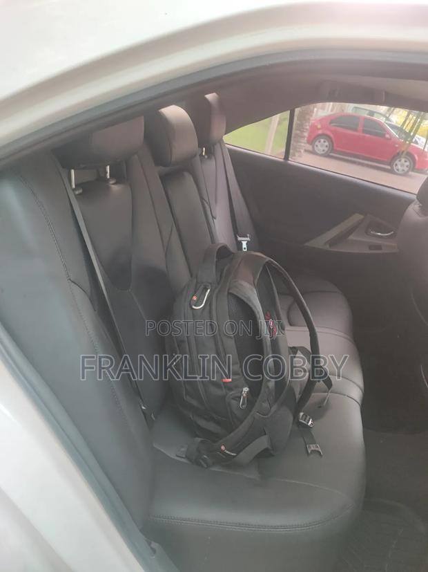 Toyota Camry SE 4dr Sedan (2.5L 4cyl 6A) 2011 White